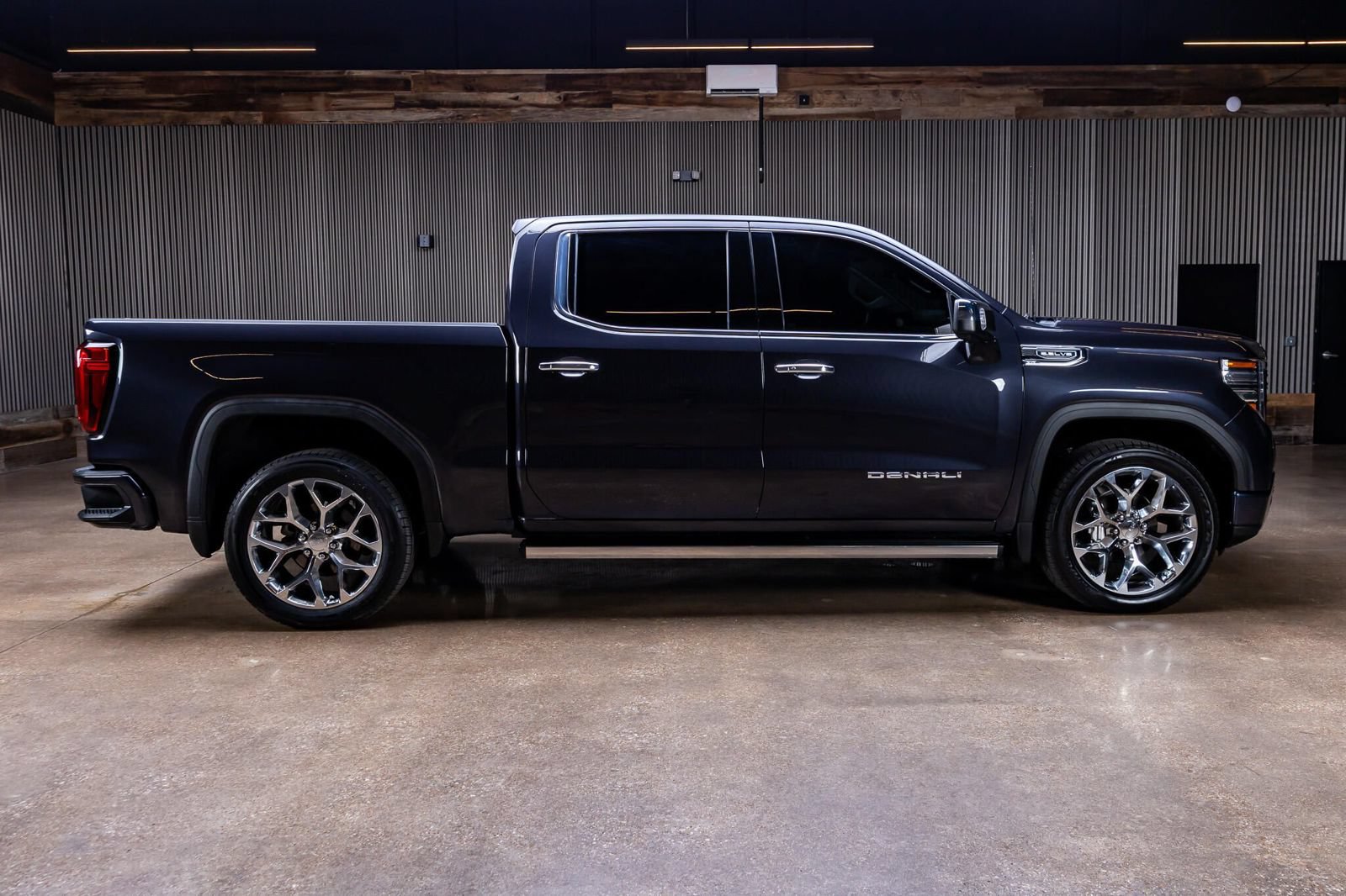Used 2022 GMC Sierra 1500 Denali w/ Denali Reserve Package AWD/4WD image 10