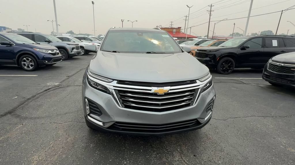 Used 2024 Chevrolet Equinox Premier AWD/4WD image 3