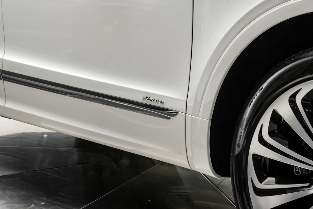 Used 2024 Bentley Bentayga AWD/4WD image 57