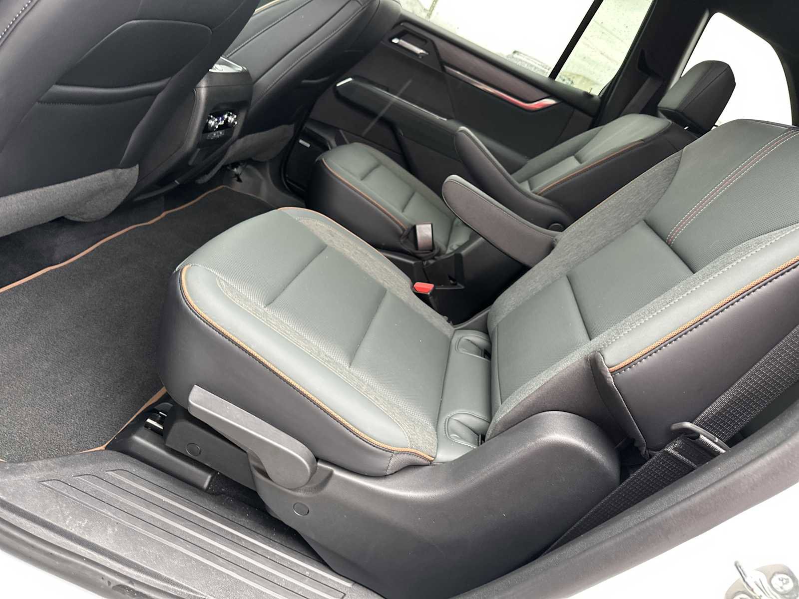 Used 2025 GMC Acadia AT4 w/ LPO, Floor Liner Package AWD/4WD image 23