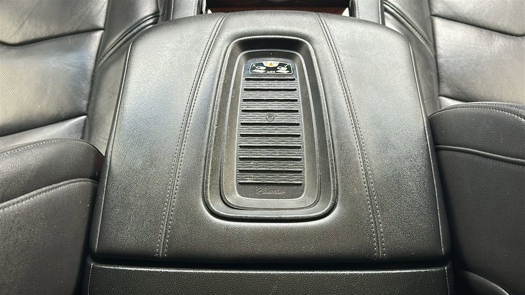 Used 2018 Cadillac Escalade Premium Luxury image 28
