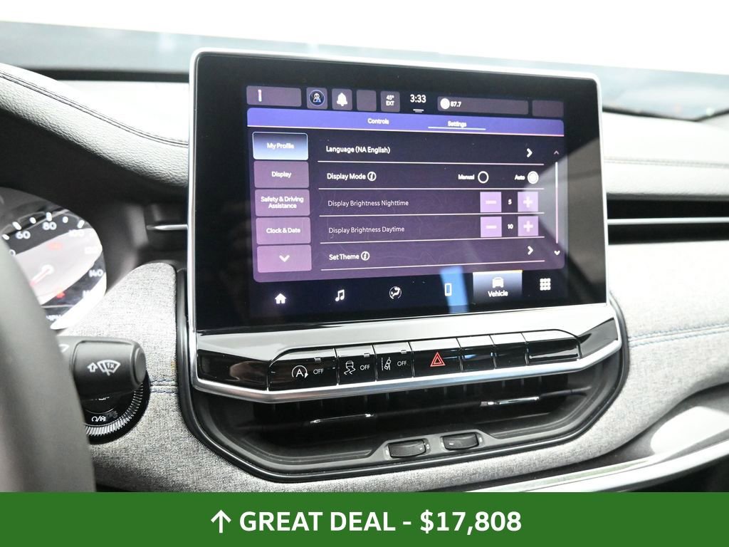 Used 2023 Jeep Compass Latitude image 34