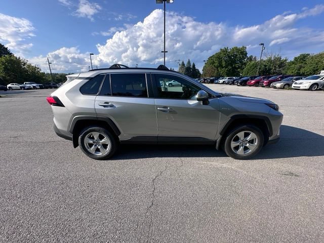 Used 2021 Toyota RAV4 LE AWD/4WD image 2