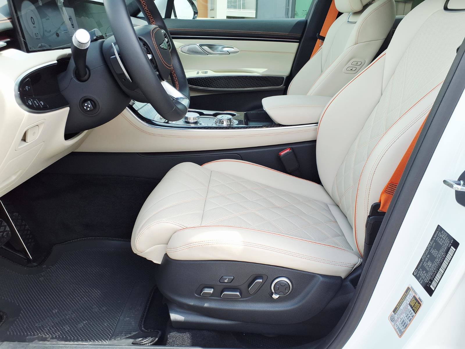 Certified 2026 Genesis GV70 3.5T Sport Prestige AWD/4WD image 22