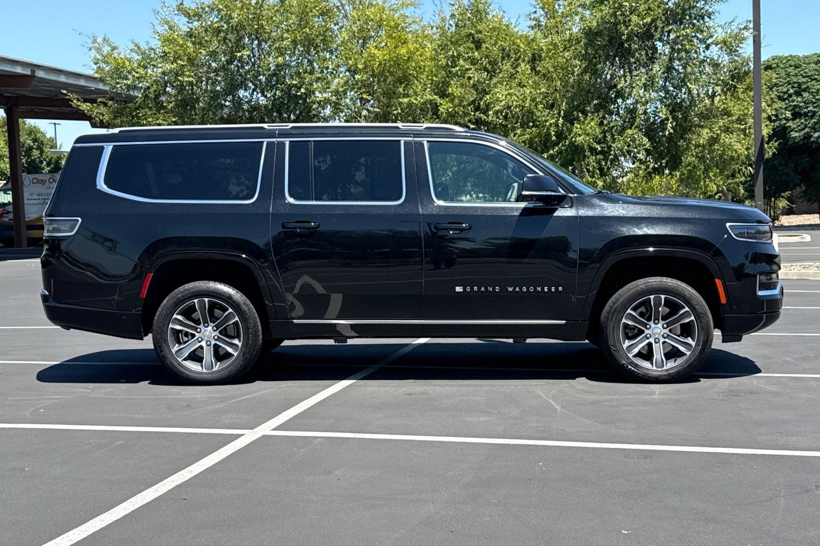 Used 2024 Jeep Grand Wagoneer L 4WD image 10