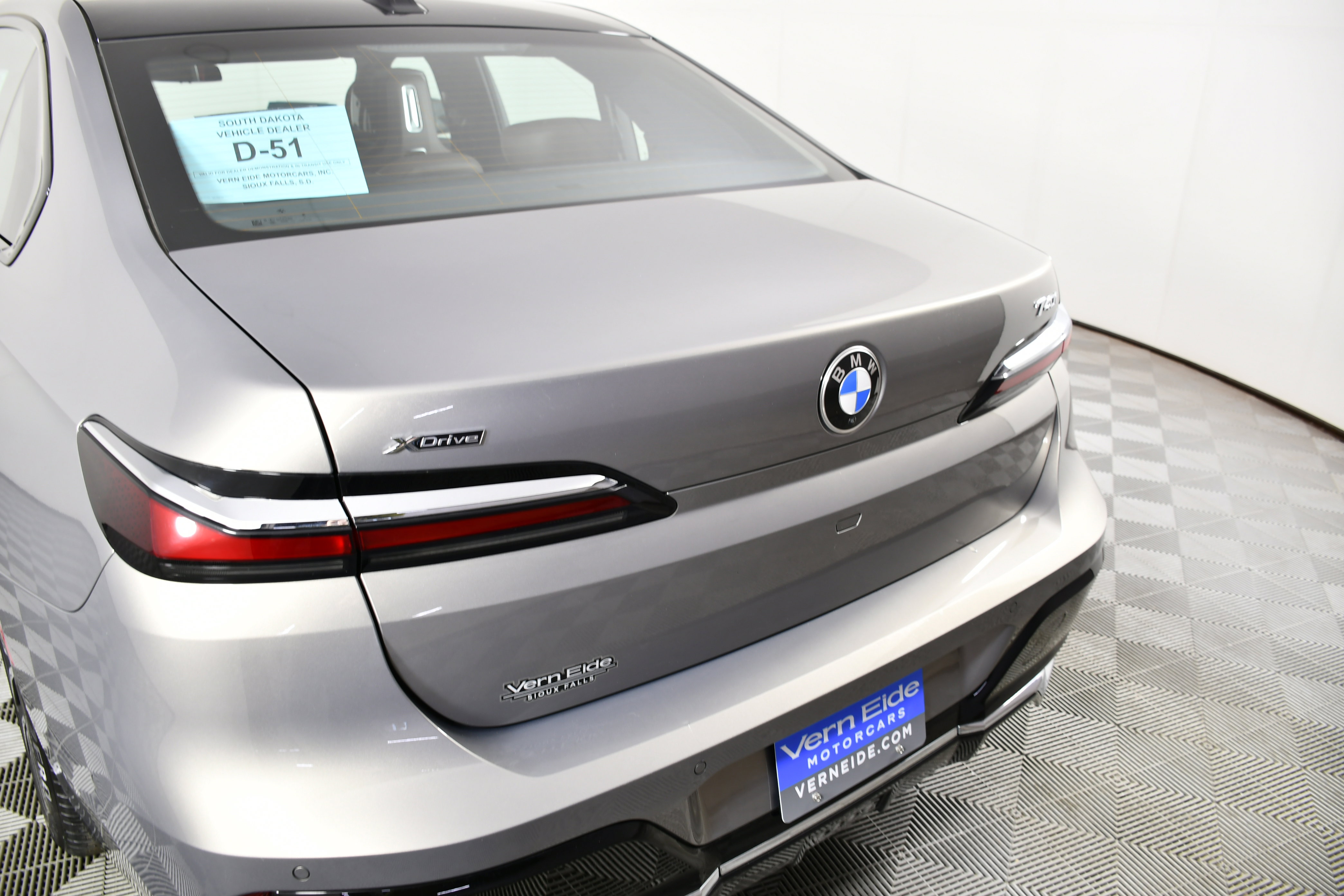 Used 2025 BMW 740i xDrive image 15