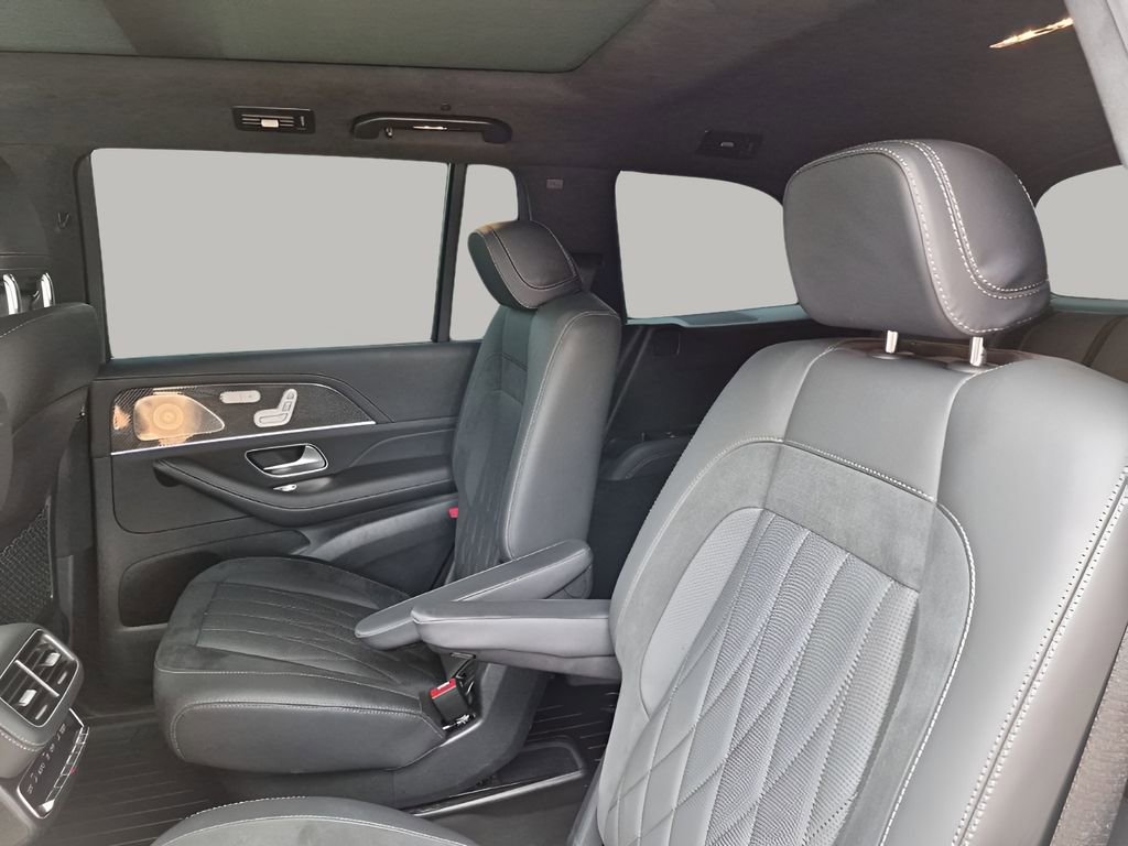 Used 2024 Mercedes-Benz GLS 63 AMG 4MATIC image 19
