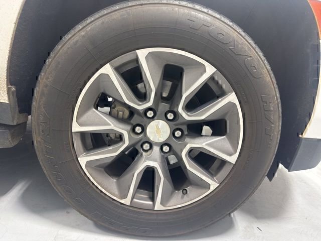 Used 2022 Chevrolet Suburban LT RWD image 4