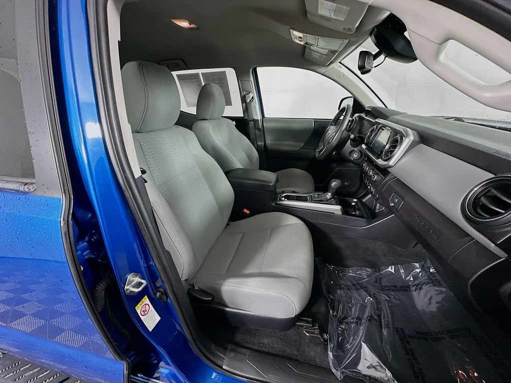 Used 2018 Toyota Tacoma SR5 image 32