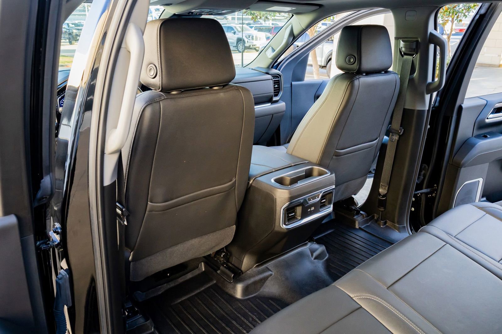 Used 2024 Chevrolet Silverado 2500 LTZ w/ LTZ Plus Package image 34