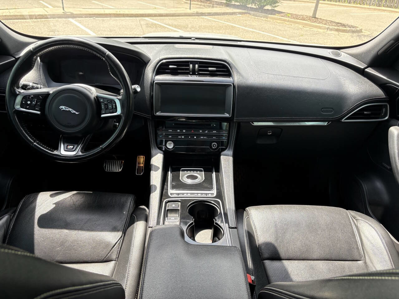 Used 2017 Jaguar F-PACE R-Sport AWD/4WD image 24