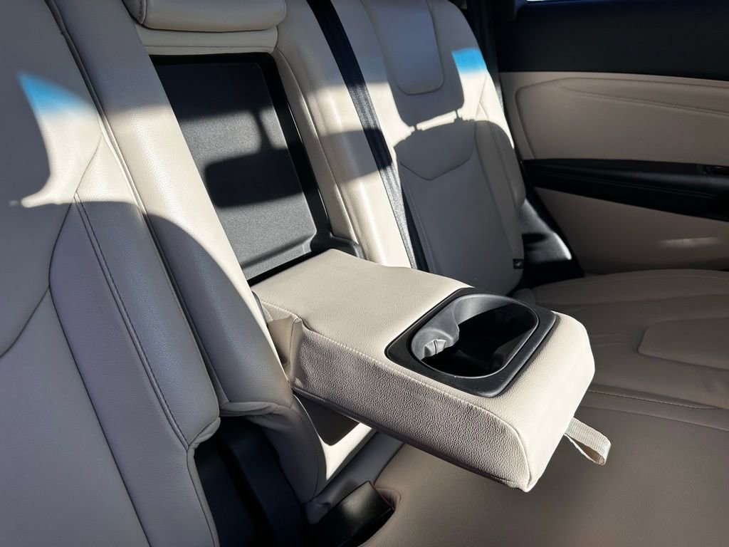 Used 2018 Ford Edge Titanium w/ Technology Package image 36