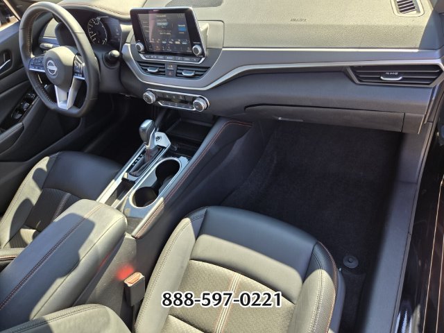 Used 2025 Nissan Altima 2.5 SR FWD image 18