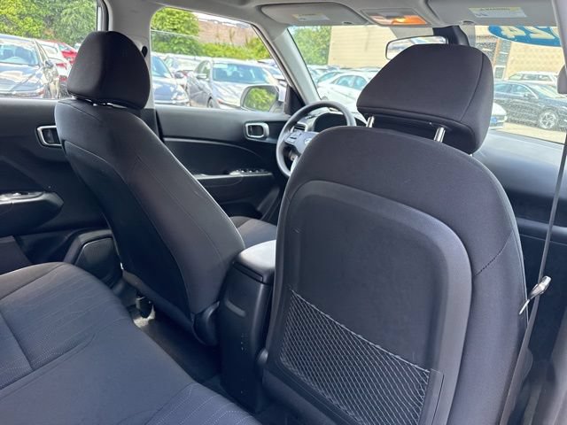 Used 2024 Hyundai Venue SE FWD image 22