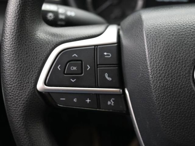 Used 2023 Toyota Highlander L image 18