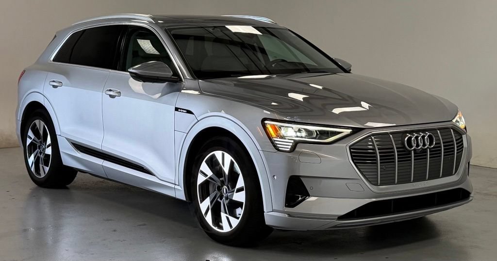 Used 2022 Audi e-tron Premium Plus AWD/4WD image 6