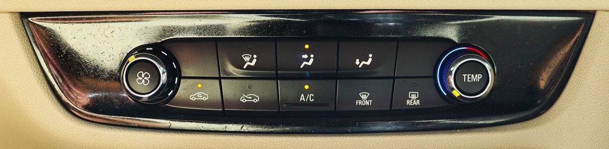 Used 2018 Buick Regal Preferred w/ Sights and Sounds Package FWD image 40