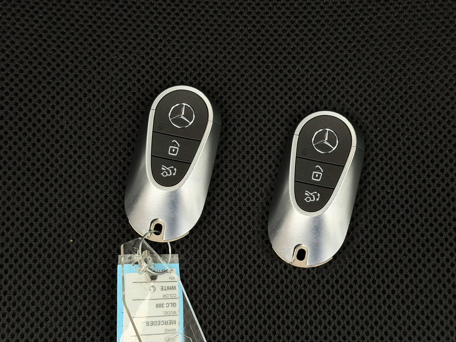 Used 2025 Mercedes-Benz GLC 300 image 9
