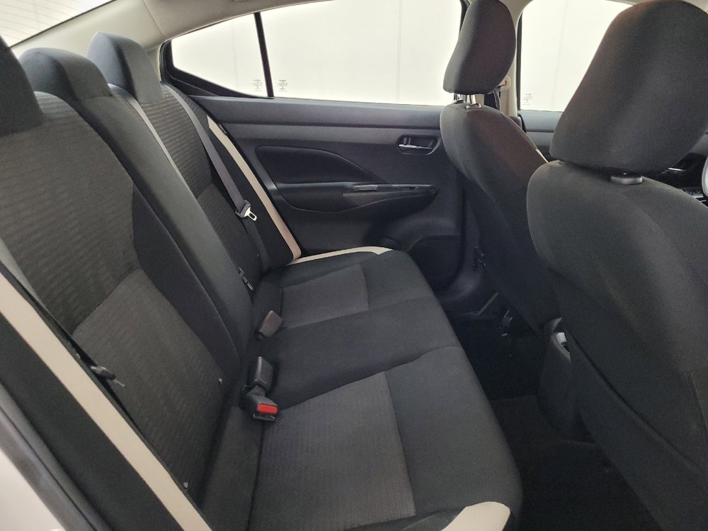 Used 2022 Nissan Versa SV FWD image 19
