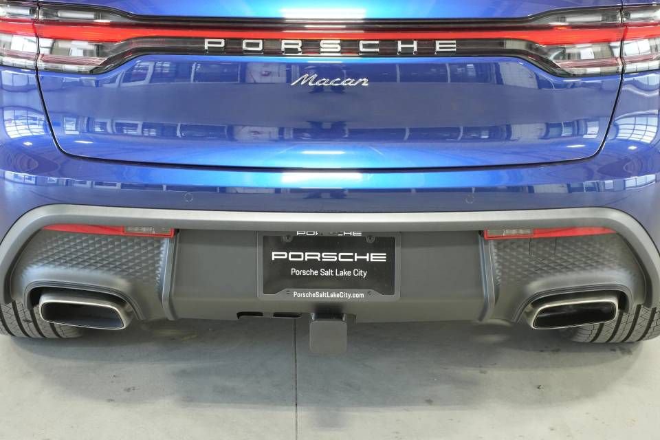 Certified 2026 Porsche Macan AWD/4WD image 37
