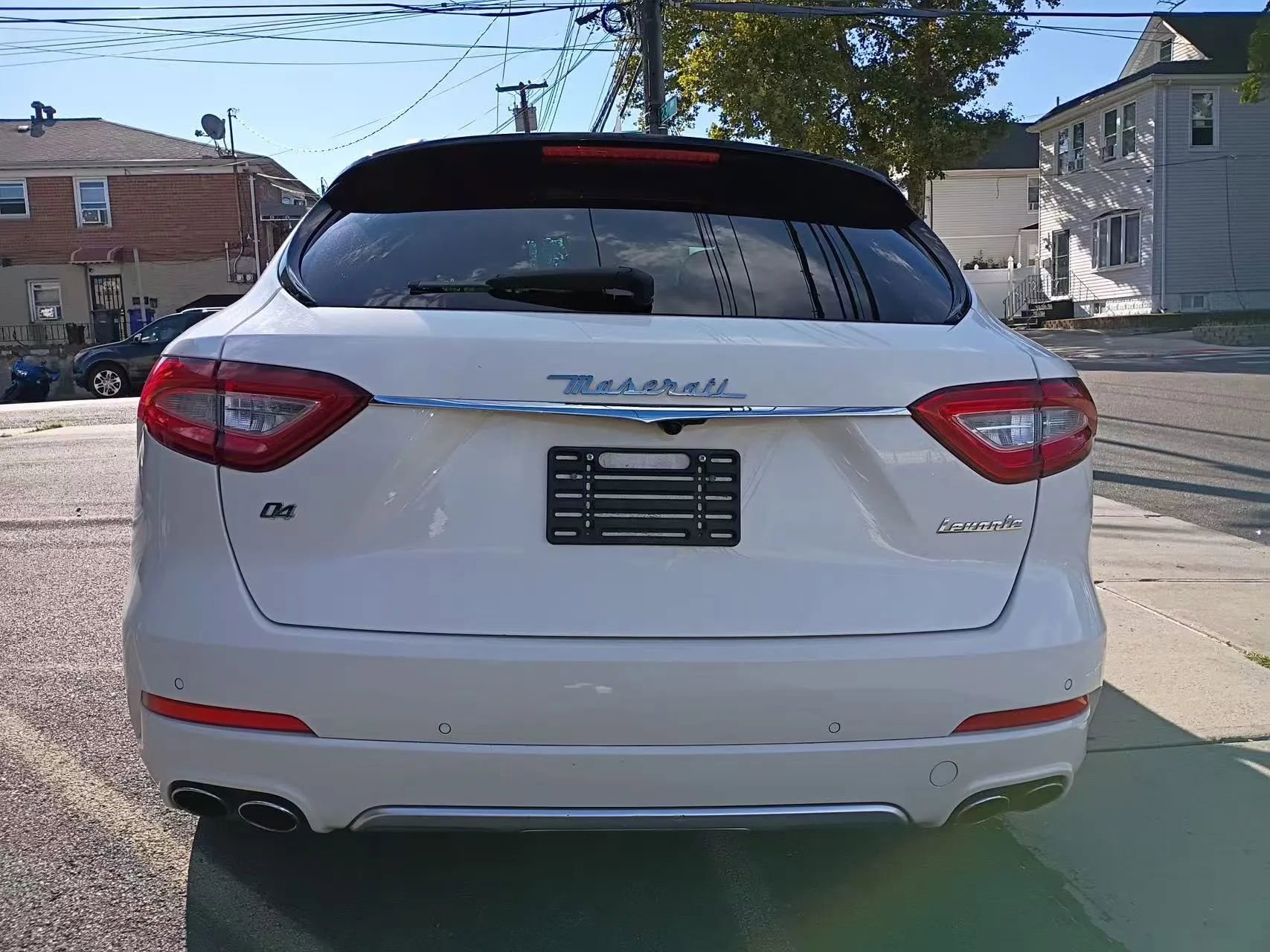 Used 2018 Maserati Levante GranLusso AWD/4WD image 5