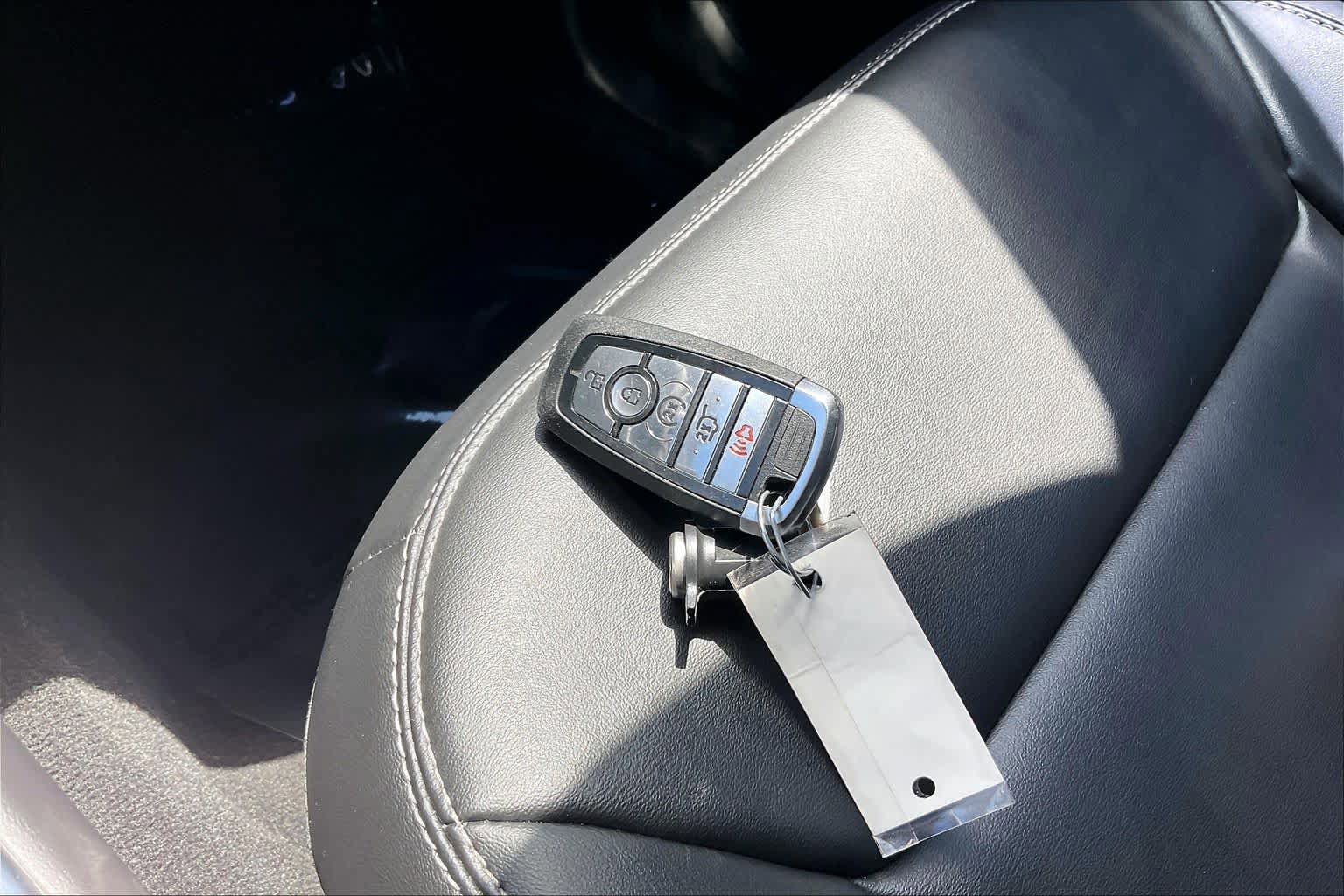 Used 2023 Ford Explorer XLT w/ Equipment Group 202A RWD image 11