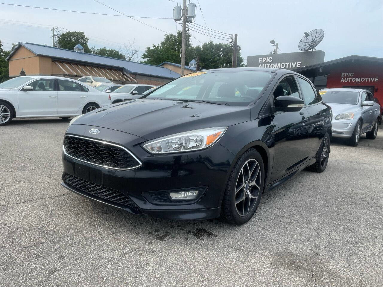 Used 2015 Ford Focus SE w/ SE Sport Package image 1