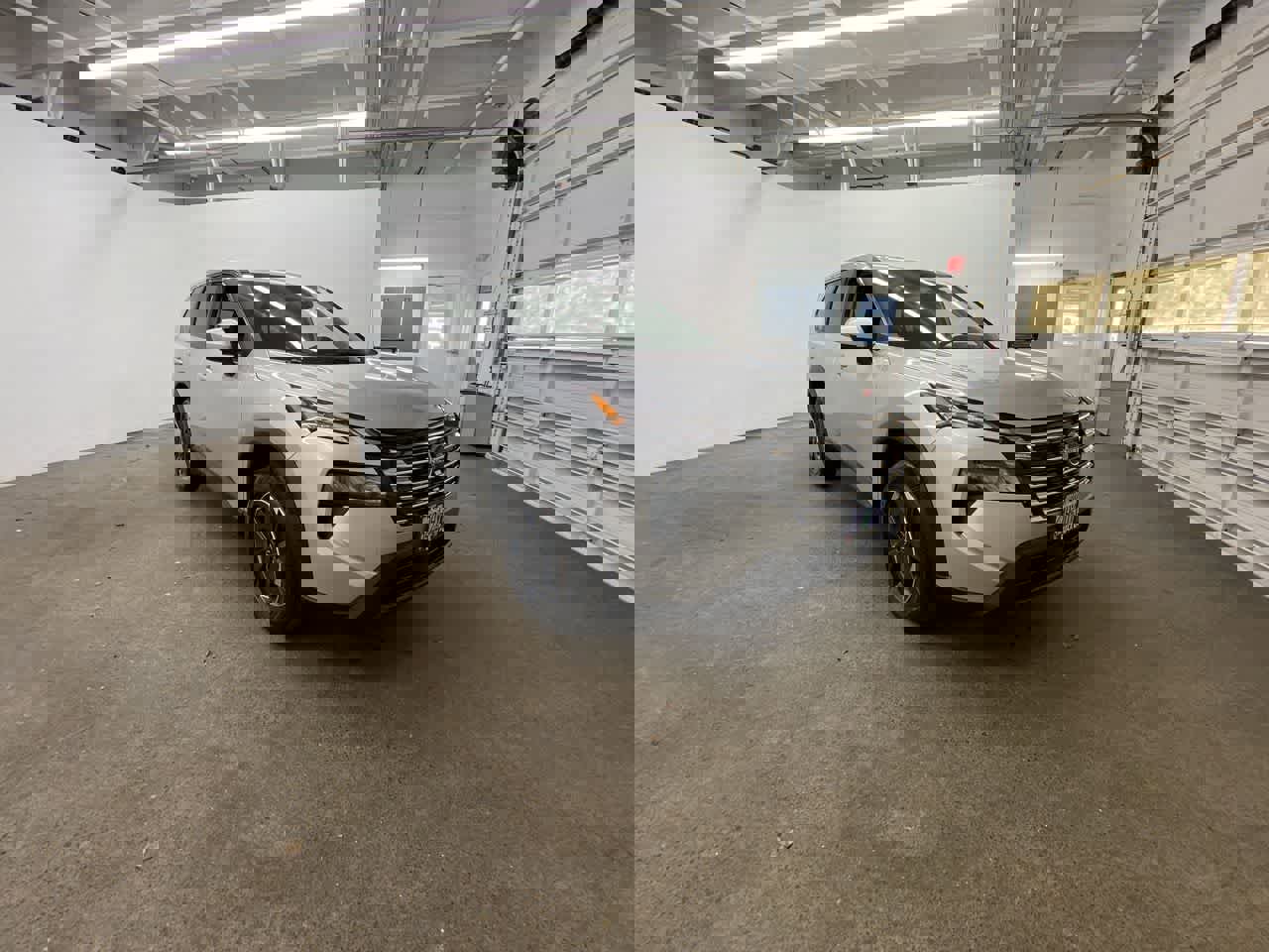 Used 2025 Nissan Rogue SV image 8