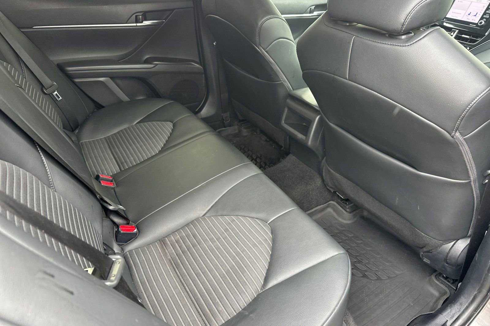 Used 2024 Toyota Camry SE image 17