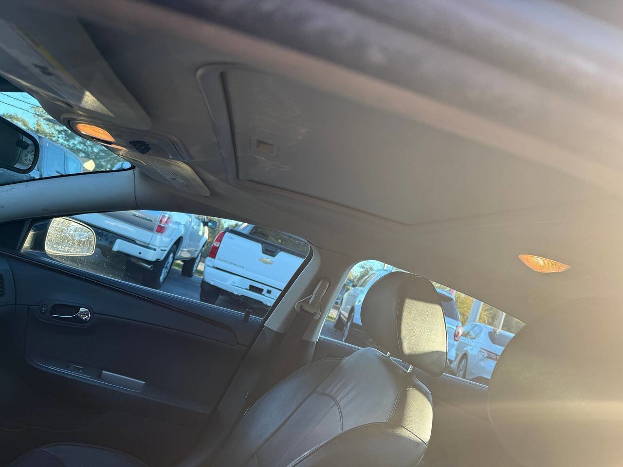 Used 2010 Chevrolet Malibu LTZ w/ HFV6 Engine Package image 12