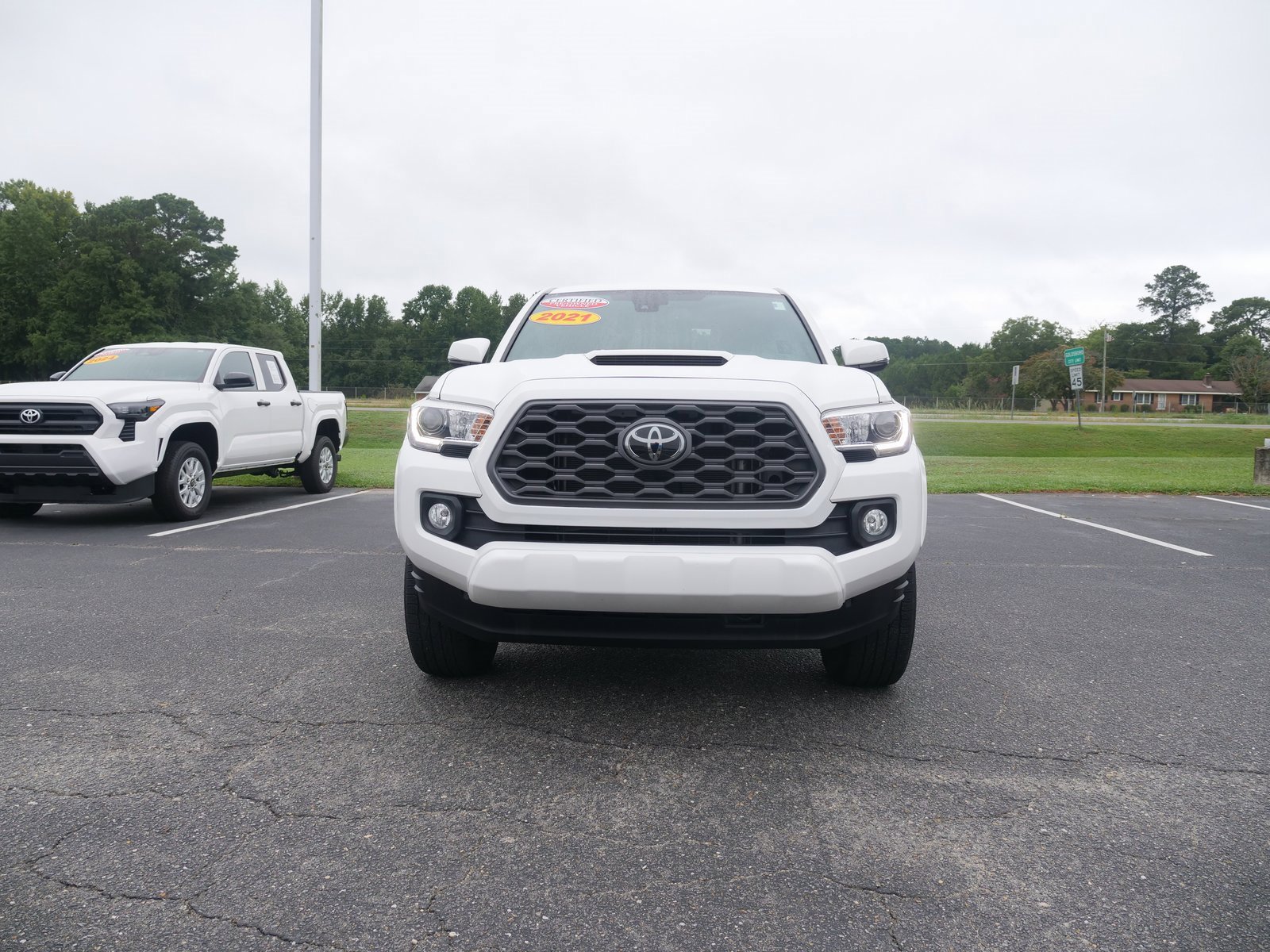 Used 2021 Toyota Tacoma TRD Sport image 10