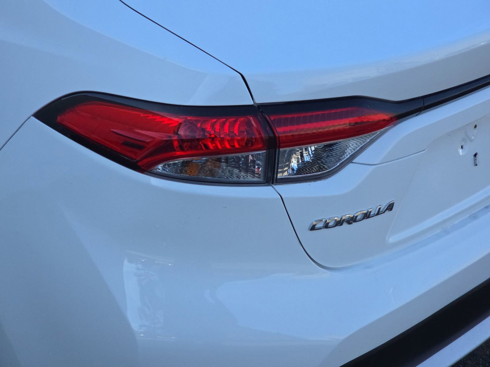 Used 2022 Toyota Corolla LE image 40