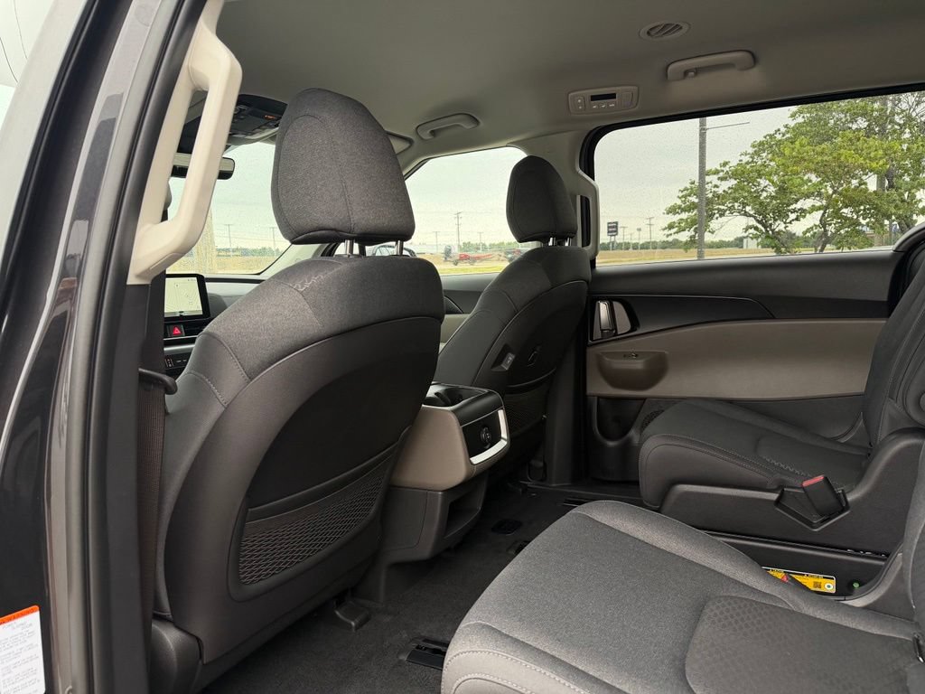New 2026 Kia Carnival LX FWD image 27