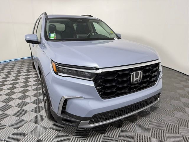 Used 2025 Honda Pilot Touring image 8