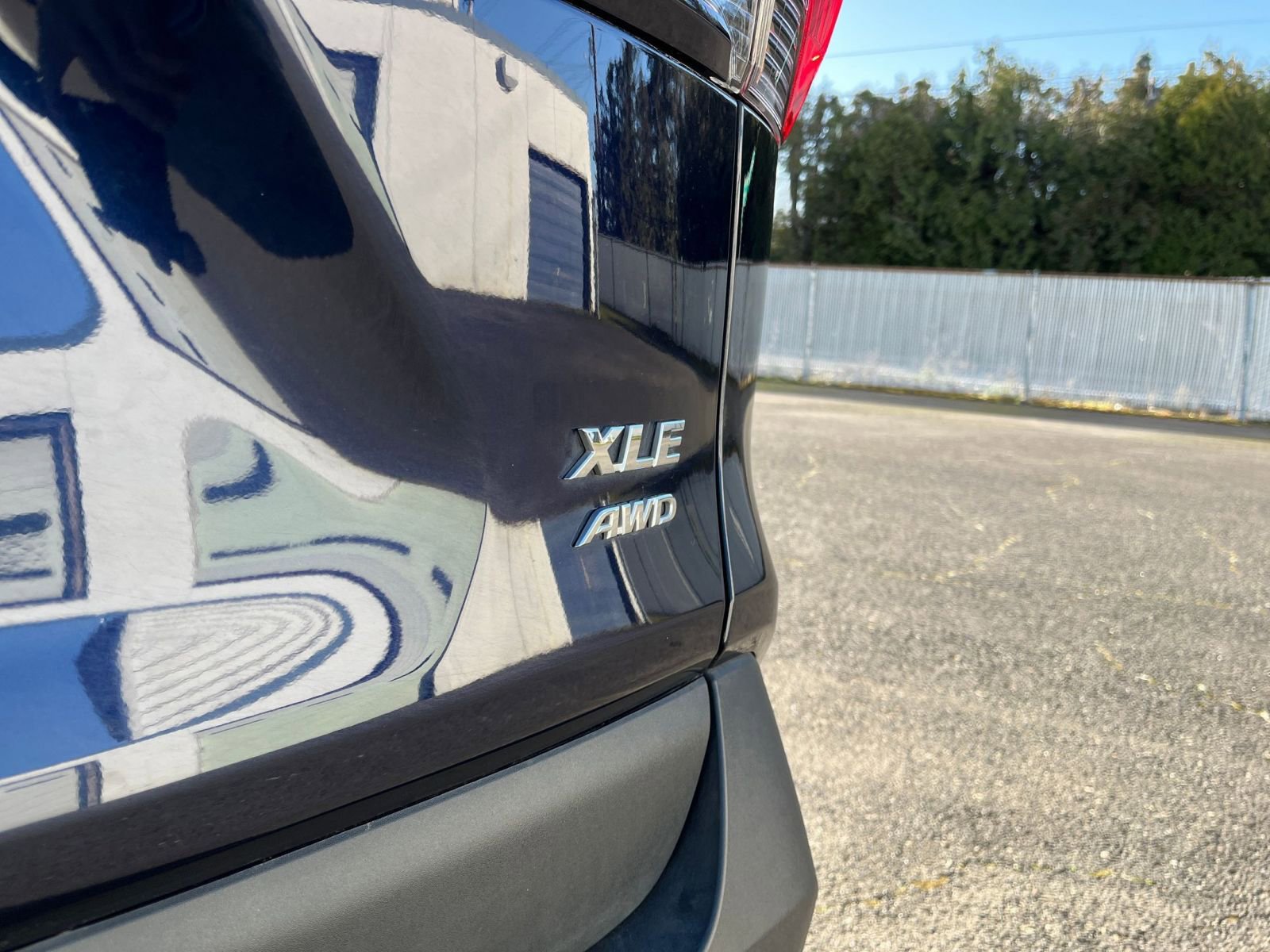 Used 2025 Toyota RAV4 XLE w/ Convenience Package image 17