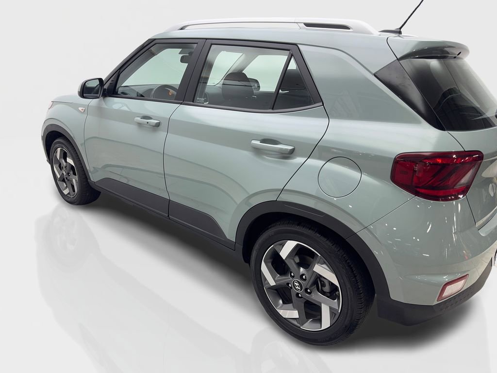 Used 2025 Hyundai Venue SEL image 14