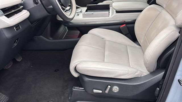 Used 2025 Lincoln Navigator L Reserve AWD/4WD image 26