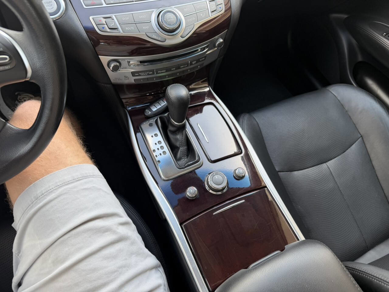 Used 2013 INFINITI M37 w/ Premium Pkg RWD image 23
