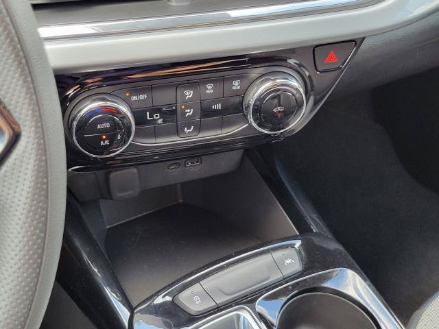 Used 2025 Chevrolet Trax LT FWD image 20