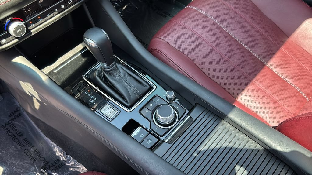 Used 2021 MAZDA MAZDA6 Carbon Edition FWD image 17