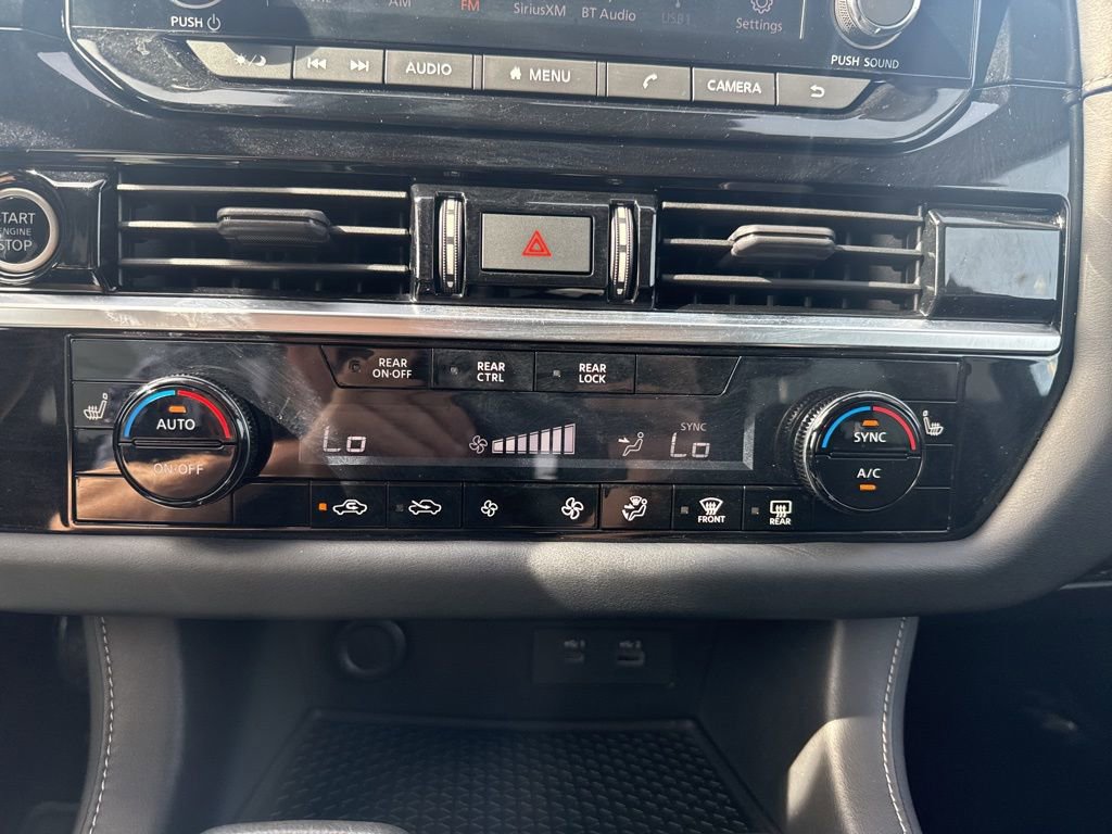 Used 2022 Nissan Pathfinder SV image 22