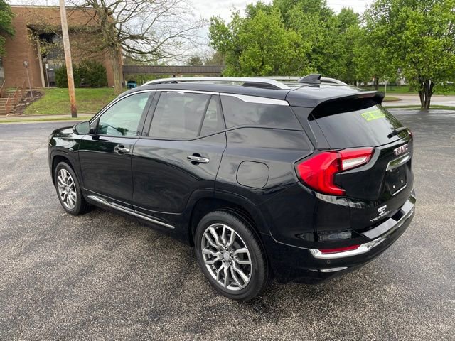 Used 2023 GMC Terrain Denali w/ Denali Premium Package AWD/4WD image 7