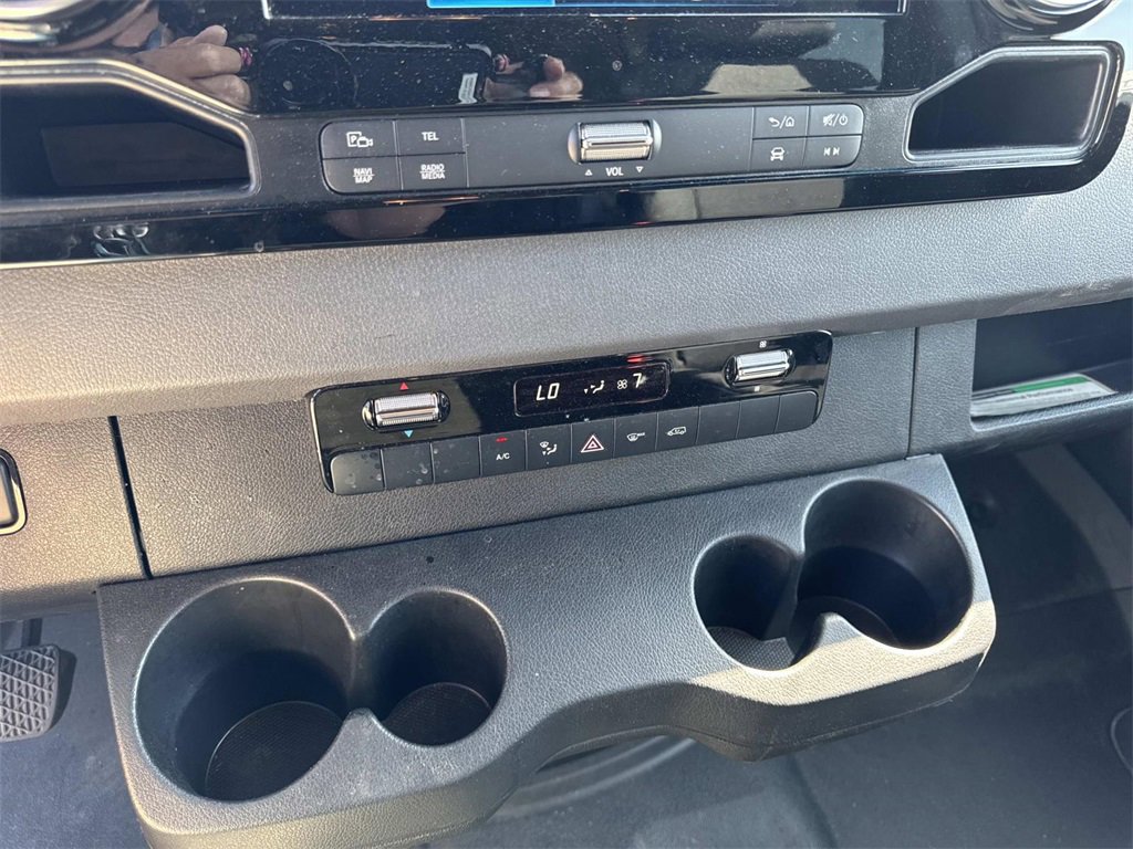 Used 2024 Mercedes-Benz Sprinter 2500 image 22