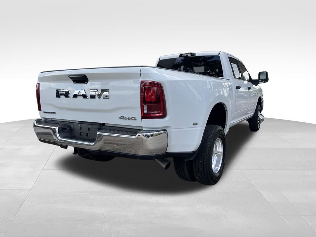 Used 2026 RAM 3500 Big Horn AWD/4WD image 3