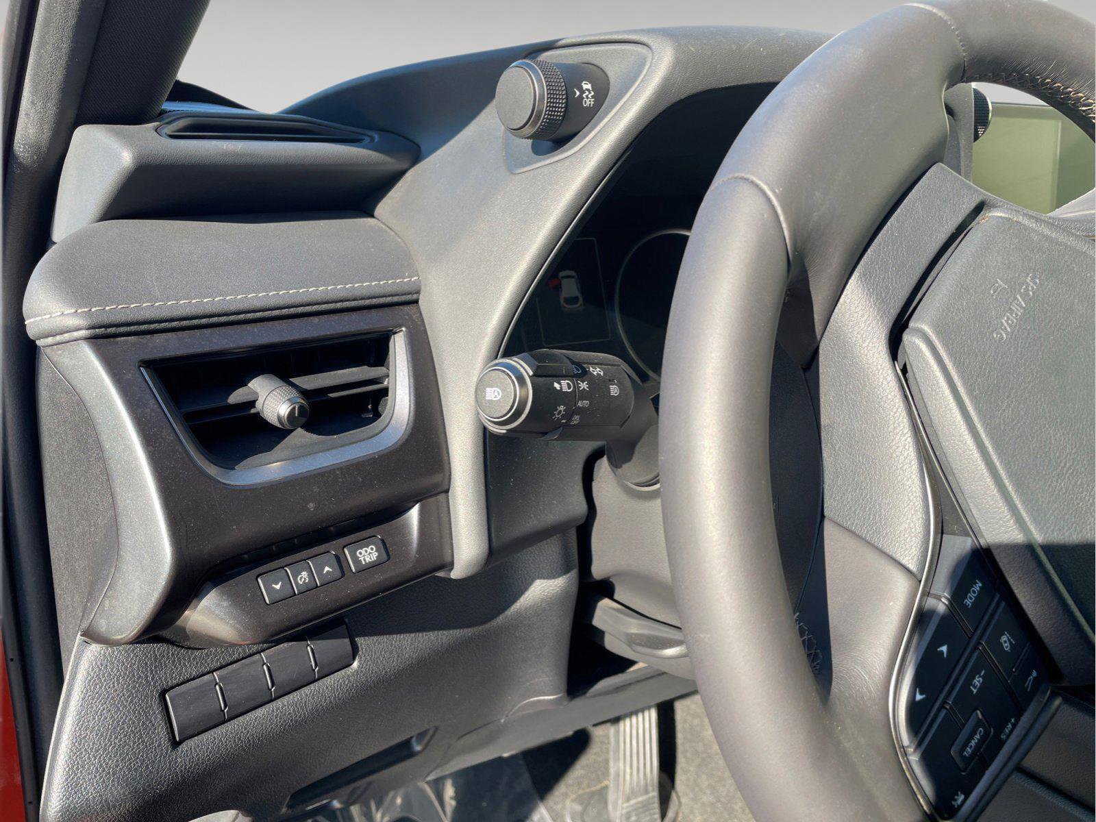 Used 2021 Lexus UX 250h w/ Accessory Package (Z2) image 24