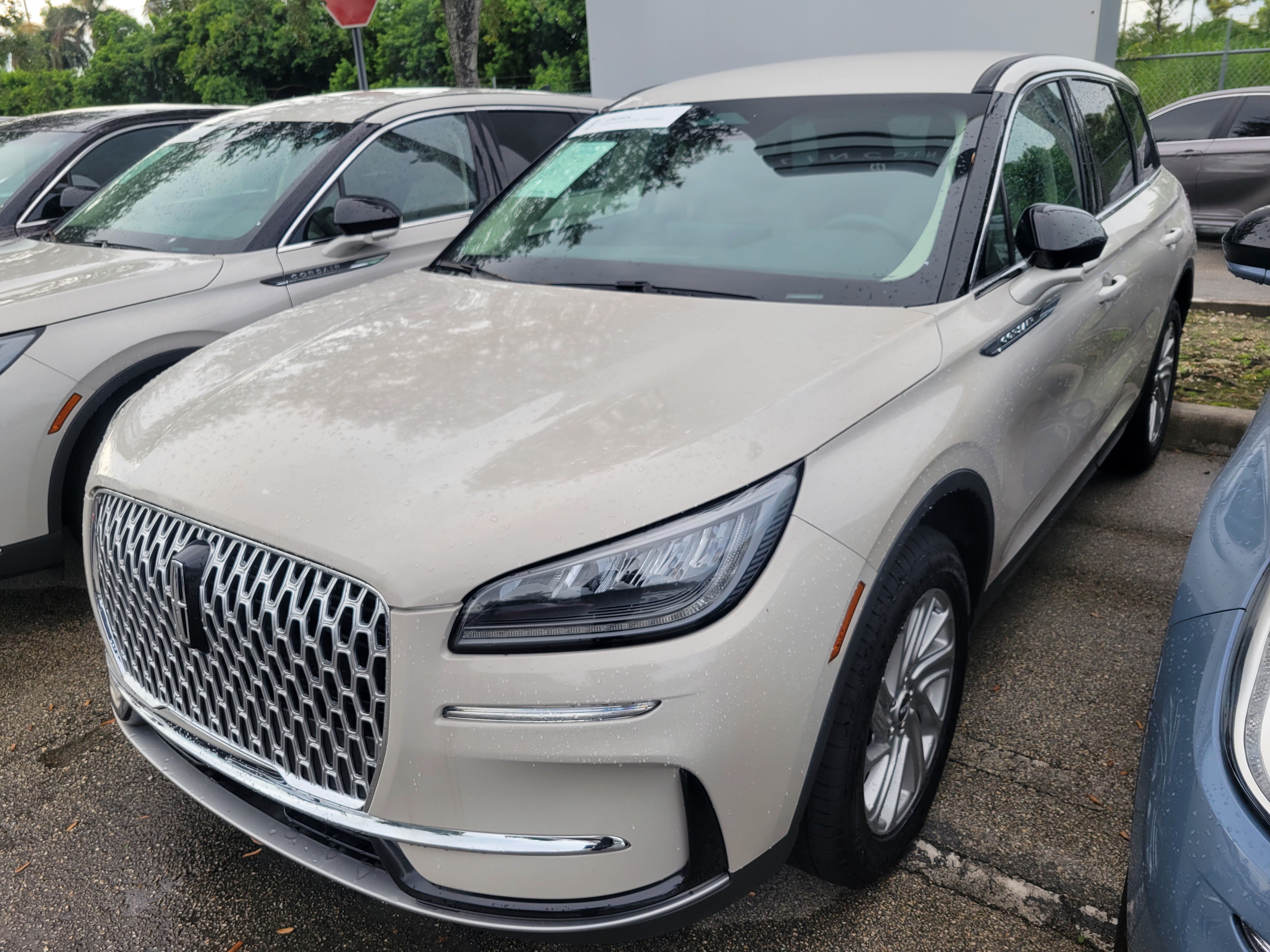 Certified 2024 Lincoln Corsair FWD image 2