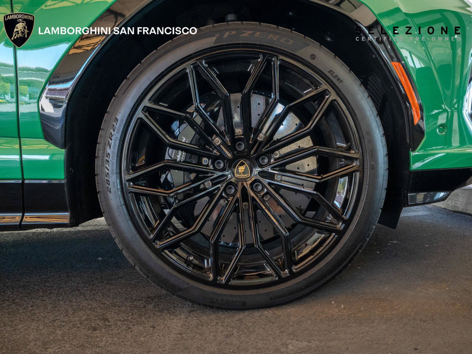 Used 2025 Lamborghini Urus SE AWD/4WD image 12