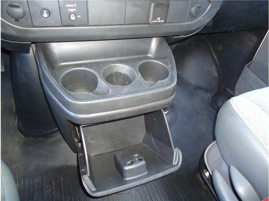 Used 2016 Chevrolet Express 2500 RWD image 21