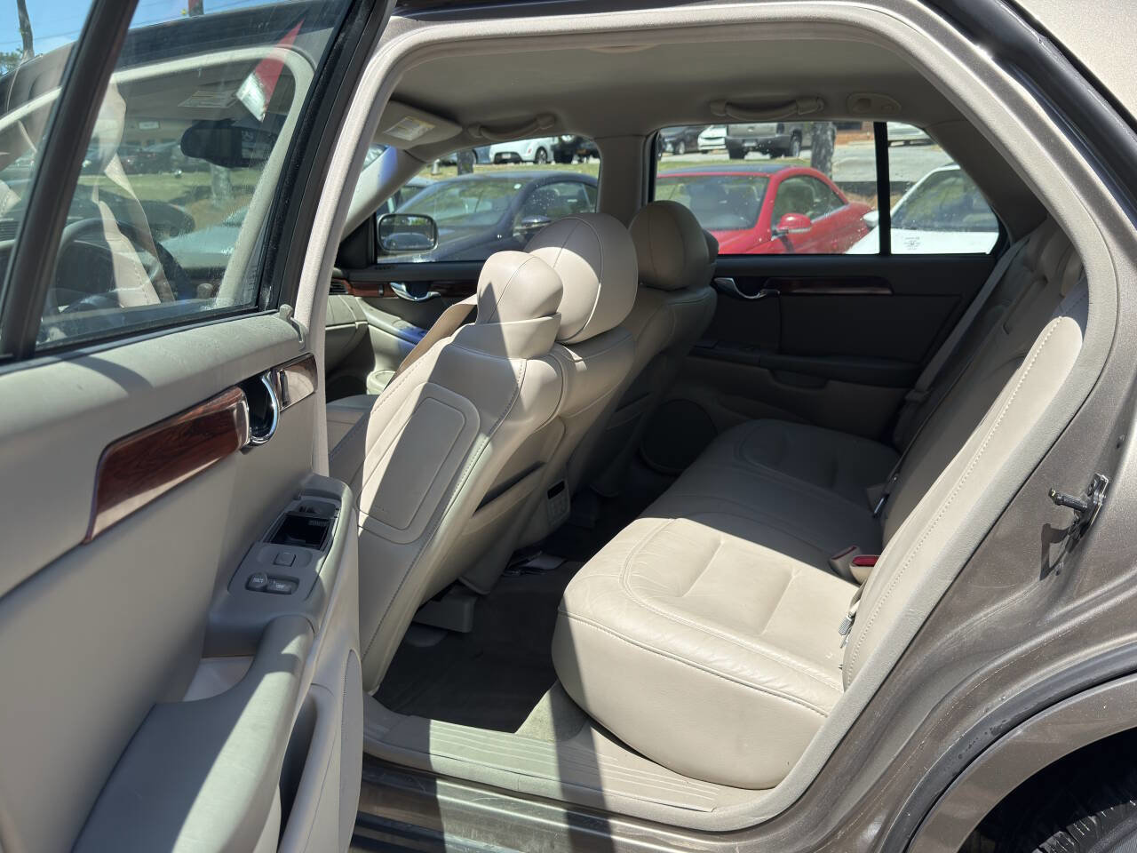 Used 2003 Cadillac De Ville w/ Comfort & Convenience Package FWD image 29