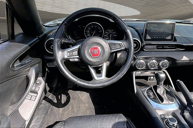 Used 2017 FIAT 124 Spider Lusso RWD image 4